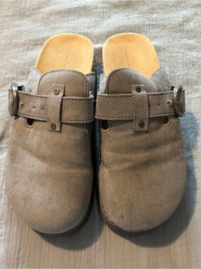 American Eagle Grey Slip on Platform Clogs